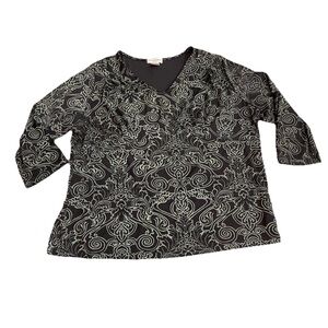 Notations woman 2X pullover nylon rayon stretch black green scroll floral top